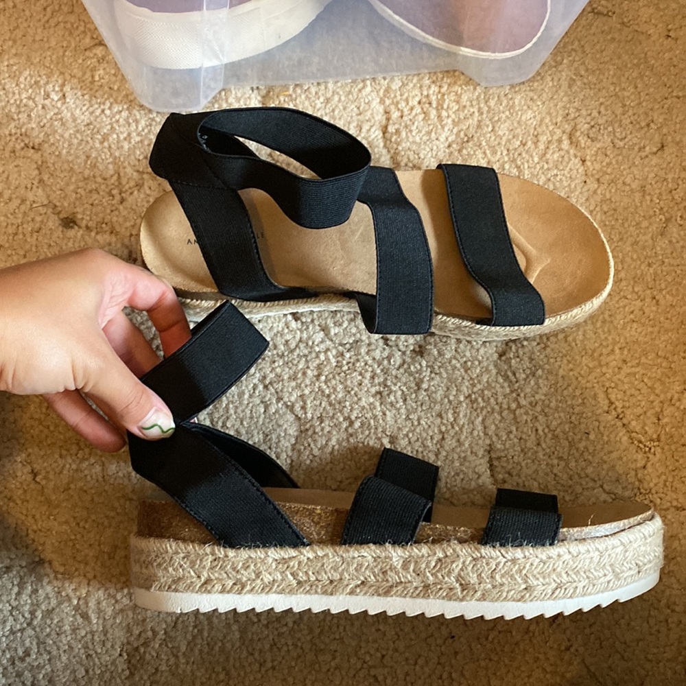 NWOT American eagle platform espadrille sandal black